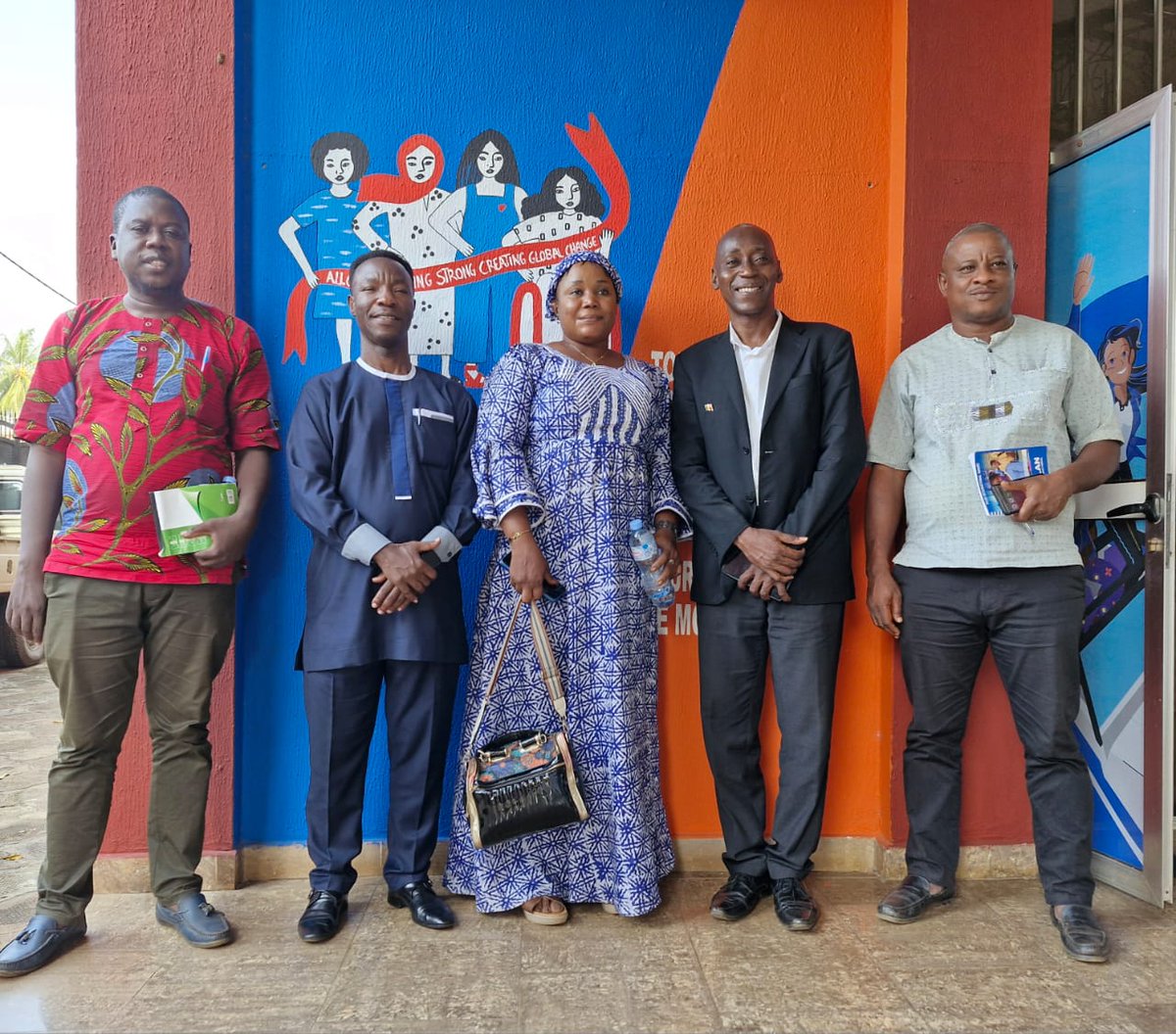 𝐇𝐞𝐚𝐥𝐭𝐡𝐲 𝐚𝐧𝐝 𝐕𝐢𝐨𝐥𝐞𝐧𝐜𝐞-𝐟𝐫𝐞𝐞 𝐄𝐧𝐯𝐢𝐫𝐨𝐧𝐦𝐞𝐧𝐭 𝐟𝐨𝐫 𝐂𝐡𝐢𝐥𝐝𝐫𝐞𝐧 𝐭𝐡𝐫𝐨𝐮𝐠𝐡 𝐂𝐢𝐯𝐢𝐜 𝐄𝐝𝐮𝐜𝐚𝐭𝐢𝐨𝐧

Met the National Director for Civic Education, Mr. Mamadi DRAME to discuss how the Department of Civic Education can work with <a href="/planguinee/">Plan International Guinée</a>