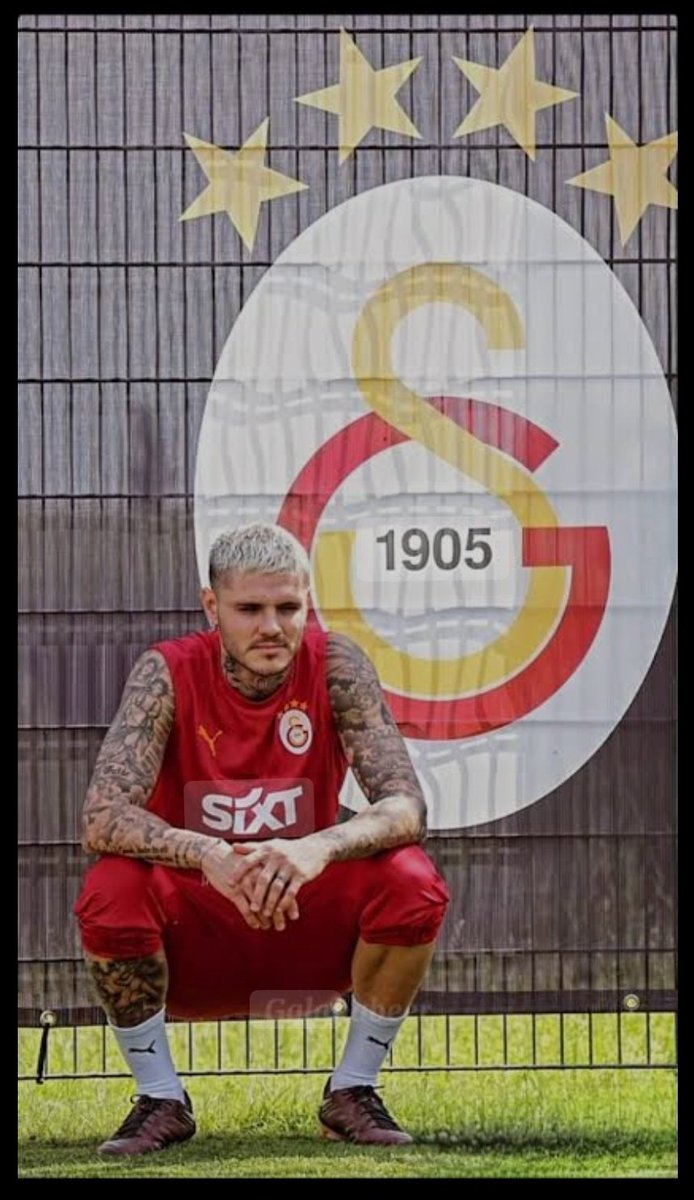 İcardi gözaltına alınmış .
Görüyorsunuz Beyler bir kadın adamı vezir de eder rezil de sözünün gerçekliğini ilişkilerinizi düzgün insanlarla kurun.