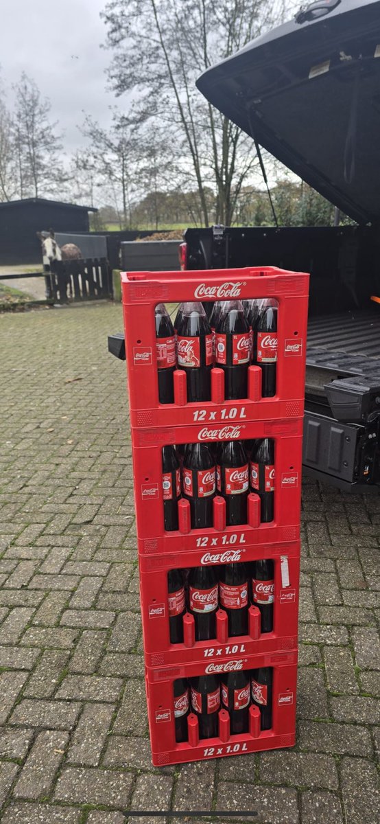 cwoconsultancy's tweet image. Ja mensen als grootverbruiker @CocaCola word je in Nederland gestraft: in Duitsland bij @edeka_gmbh 0,83 cent per literfles. Bij @jumbo 2.27 euro en bij @albertheijn 2.29 euro per literfles! 300% duurder! Hoe kan dat? Maar dank voor de tip #basnijhuis ! @vandaaginside…