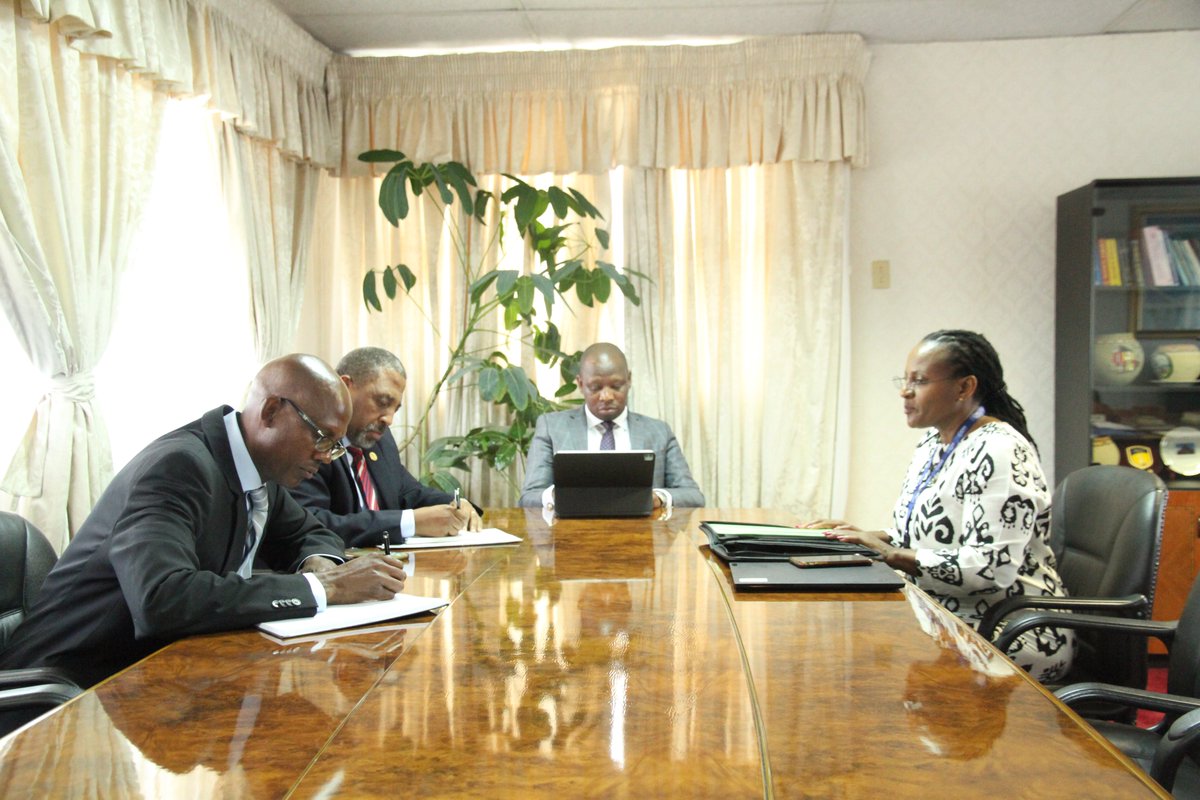 🤝 Hon. Lejone Mpotjoana met with IOM’s acting head, Ms. Masoai Dennis, to strengthen Lesotho-IOM ties.

Discussions: 🇱🇸 as Global Compact for Migration champion, diaspora skill-sharing, &amp; potential for AU Diaspora Cooperation hub.

#Lesotho #IOM #Diaspora