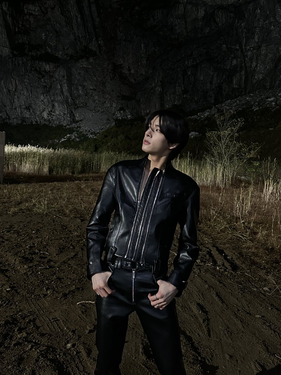 enhypenweverse's tweet image. [ #제이크&apos;s Post ] 241114

#JAKE: See you tomorrow ENGENEs~~~❤️

@ENHYPEN_members @ENHYPEN #ENHYPEN #엔하이픈