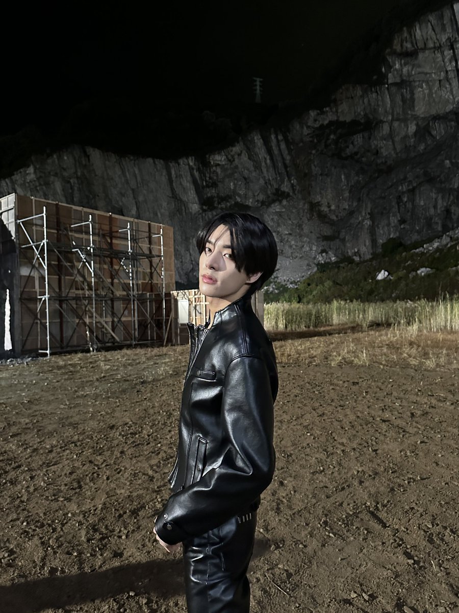 enhypenweverse's tweet image. [ #제이크&apos;s Post ] 241114

#JAKE: See you tomorrow ENGENEs~~~❤️

@ENHYPEN_members @ENHYPEN #ENHYPEN #엔하이픈