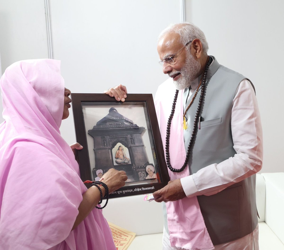 छत्रपती संभाजी नगरमध्ये महंत सुभद्रा आत्या यांची भेट झाली. त्या महानुभाव पंथाशी निगडीत आहेत.  शिक्षण आणि मुलींच्या सक्षमीकरणातील त्यांचे कार्य खूप प्रेरणादायी आहे.