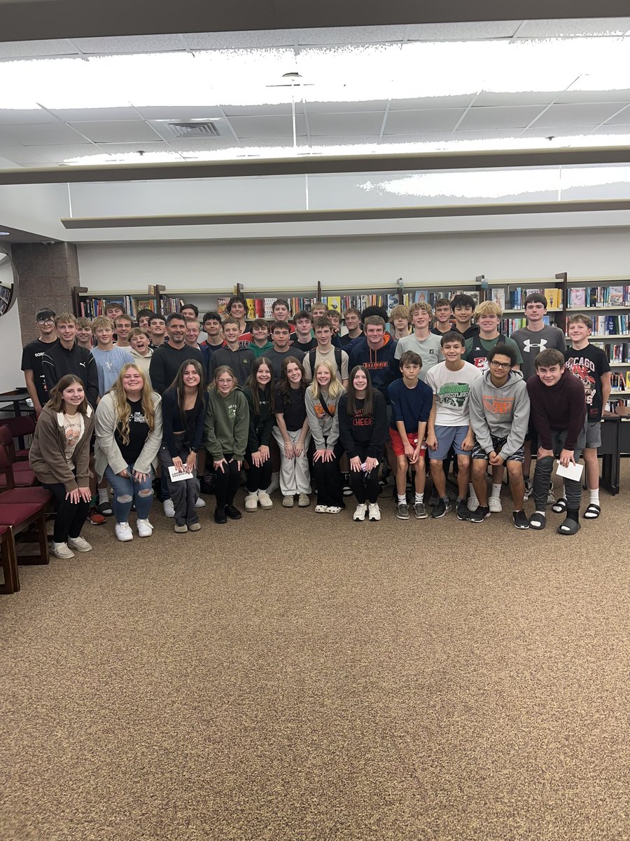 Lead_Em_Up's tweet photo. We were back in Erie, Illinois yesterday for a winter sports campus day. During the day we also met with both the MS &amp; HS students to deliver a special message on being and building Green! 

The Panthers are building something special ✅

@StormTrackingTK 
@EHSleadgreen https://t.co/pQw5AXdSMx