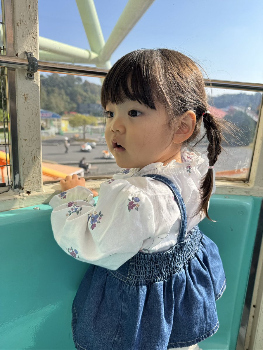 47_os's tweet photo. 最近はもっぱらトーマスブーム。
岡山のおもちゃ王国へ。
その車に乗ってるのは非常に個人的に感慨深い。
そして俺の永遠のヒーロー、レッドサルダーにこんな所で会えるなんて…。これまた感慨深い。 https://t.co/65plkHmNGf