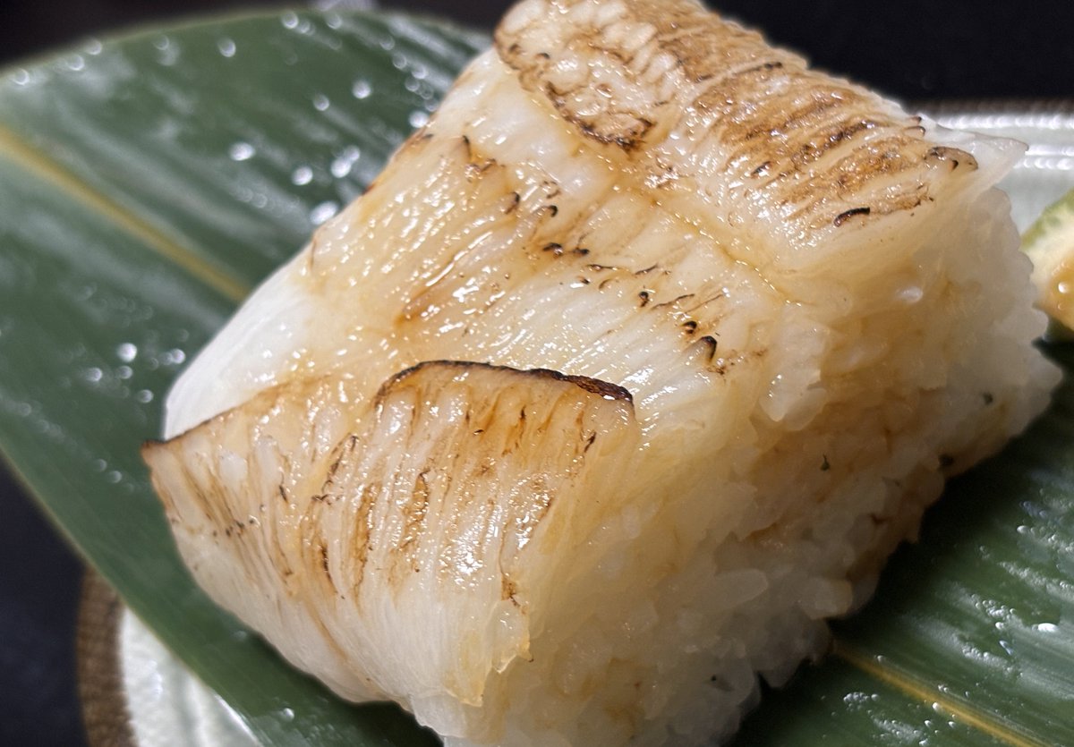 バズって炎上していた 炙りえんがわ寿司 買ってきた〜！とろっとして