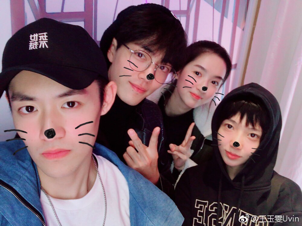 Antiqueclouds's tweet photo. #WangYuwen 7 years ago today.
#MissingYuwen(42)
Yuwen with Super Star Academy's casts #XiaoZhan #HongChen and #PengChuyue https://t.co/sciBt6bVyb