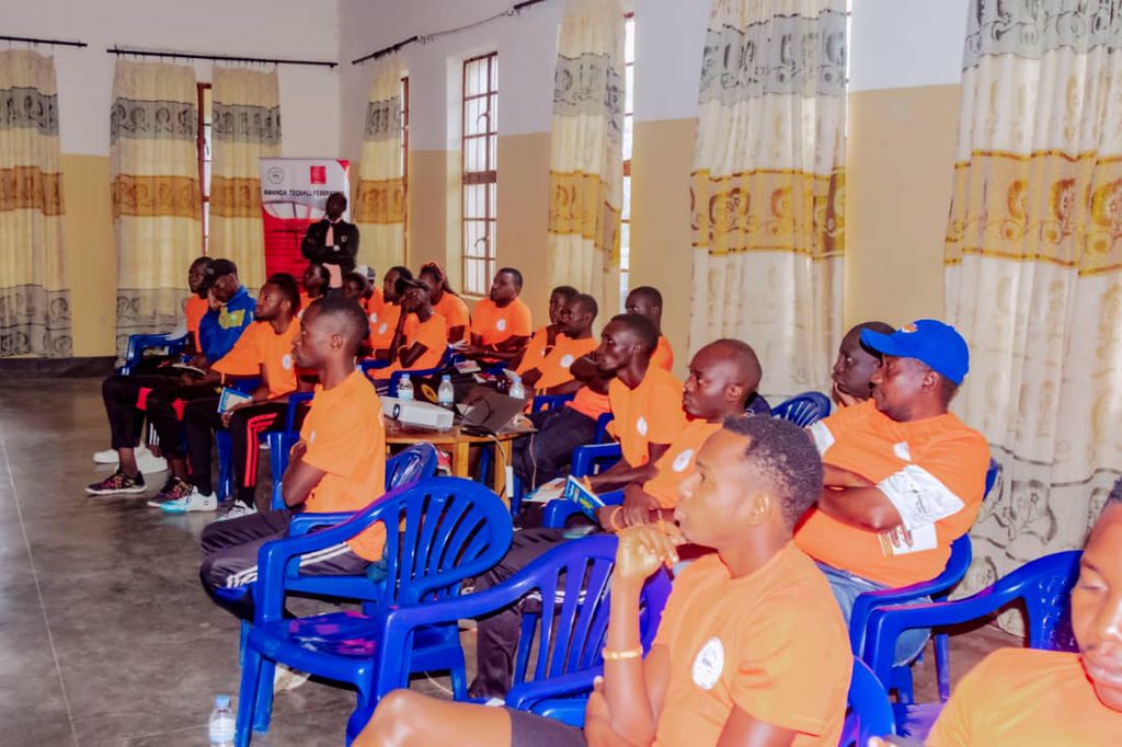 Ferwateq's tweet photo. Focus 👌🏽💪🤝 https://t.co/ZB0b8awxdW