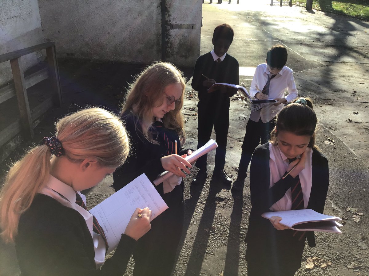 MrsStew_STMB's tweet photo. Identifying and measuring angles in the autumn sunshine.☀️ https://t.co/aFMQLfIfIO