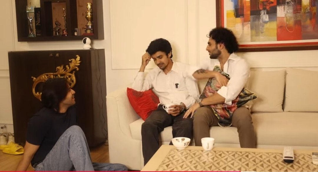KavyaB6772800's tweet photo. Today's video actually felt like Yudkbh's scene of Samundit and it has been shot in a way that it feels like Samundit in 2024.
The concept, the video, everything😭❣
#RandeepRai #SanjayChoudhary #RaghavDhir #YehUnDinonKiBaatHai #Samundit #Yudkbh
https://t.co/02WG6OnW2B https://t.co/gfGfQ3q9JL