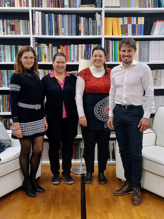 🔹RAZŠIRJENO VODSTVO🔹
Dekan je imenoval tri prodekanje:
▪️izr. prof. dr. Nataša Jakop, prodekanja za izobraževalno dejavnost,
▪️red. prof. dr. Simona Kralj Fišer, za mednarodno dejavnost,
▪️doc. dr. Saša Poljak Istenič, za raziskovalno in inovacijsko dejavnost.

Čestitamo! 🎉👏