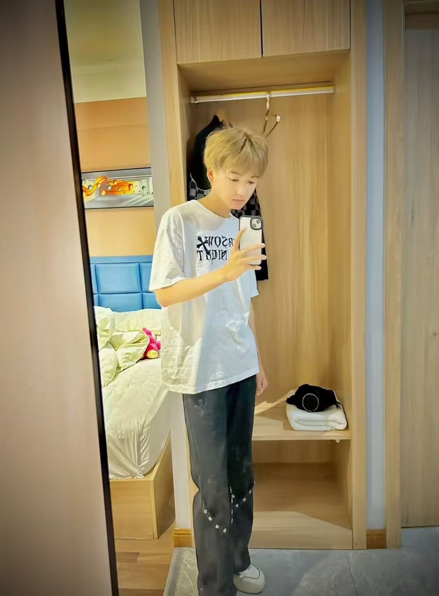 Leeho0508's tweet photo. 我分享🍂你欣赏���
——新人多多，别错过😗
-—🌿帅哥成堆 快乐起飞🌿—#直男#体育生#无锡 https://t.co/n5F3cjPWrd