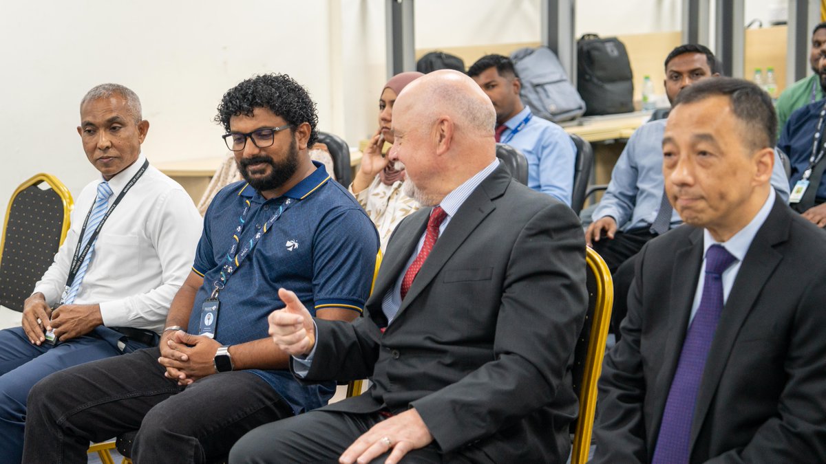 MACLmedia's tweet photo. Our DMD @mohamedlamaan awarded certificates to the participants of the @icao National Instructor Course at Velana International Airport. Congratulations to the 18 participants who successfully completed the course. https://t.co/mLNReXDDp7