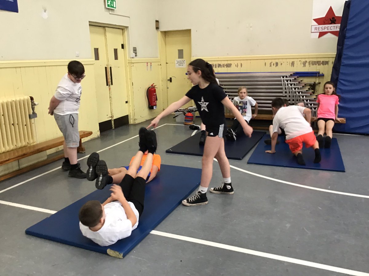 MrsStew_STMB's tweet photo. Improving out fitness and stamina in PE whilst working on different muscle groups. https://t.co/5nraNLnEk5