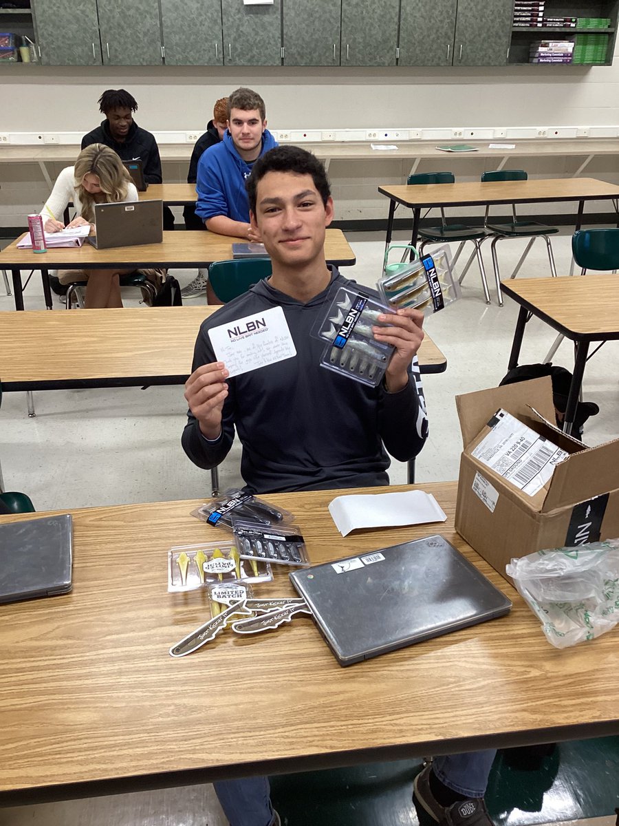 KettleRunNews's tweet photo. Mr Fraziers class wrote and mailed professional business letters. Trey received a response from his company of choice, @NoLiveBaitNeede !  He received a handwritten note from one of the founders as well as a box of lures! 
Appreciate the response from them! #thisisfcps1 #wearekr https://t.co/esx5jZsijm