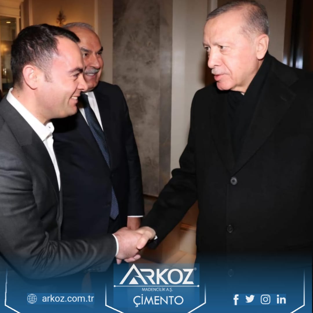 agricimento's tweet photo. Azerbaycan'ın ev sahipliğinde gerçekleştirilen Cop-29 etkinliğine katılan yönetim kurulu başkanımız sayın Emin Uçar, cumhurbaşkanımızla faaliyetlerimiz hakkında bilgi alışverişinde bulundular.
#arkoz #arkozmadencilik #turkiye #azerbaycan #cumhurbaşkanı https://t.co/lAl0GEWWx3