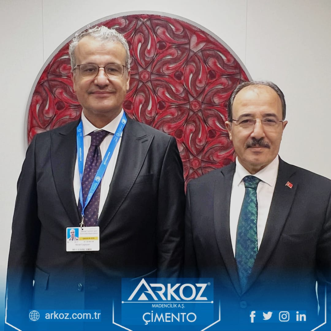 agricimento's tweet photo. Azerbaycan'ın ev sahipliğinde gerçekleştirilen Cop-29 etkinliğine katılan yönetim kurulu başkanımız sayın Emin Uçar, cumhurbaşkanımızla faaliyetlerimiz hakkında bilgi alışverişinde bulundular.
#arkoz #arkozmadencilik #turkiye #azerbaycan #cumhurbaşkanı https://t.co/lAl0GEWWx3