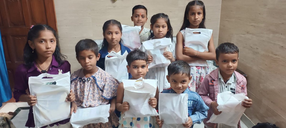 TheMsnEducation's tweet photo. 14 November 2024,By the grace of Shri Guru Maharaj ji and inspiration of Shri Vibhuji maharaj on the occasion of Children's day in Mission education team faridabad Haryana distributed stationery items and sancks to 9 needy children of School on spot running in Faridabad Haryana https://t.co/miERCiUR4d