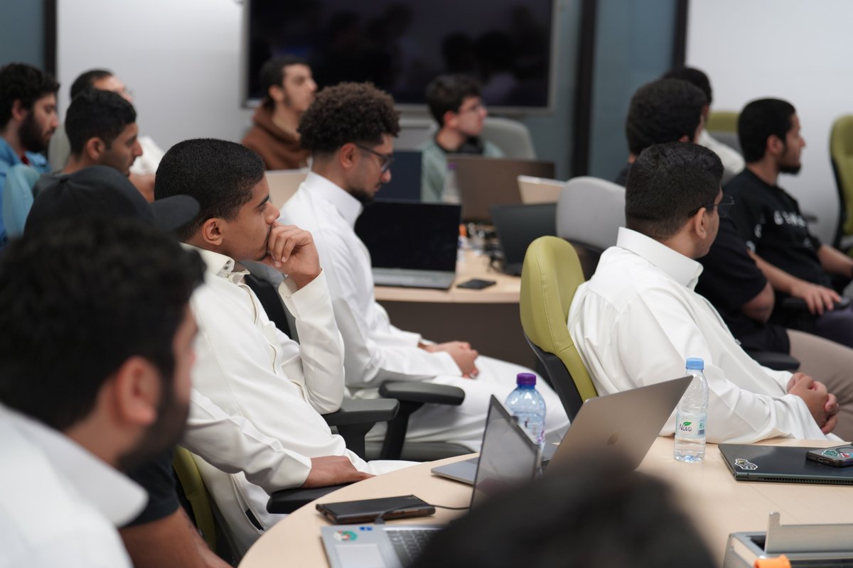 KFUPM's tweet photo. نظمت كلية الحوسبة والرياضيات في #جامعة_الملك_فهد_للبترول_والمعادن، بالتعاون مع شركة سِرار التابعة لمجموعة STC @sirar_bystc، ورشة عمل متخصصة تهدف إلى تمكين الجيل القادم من خبراء الأمن السيبراني. افتتح اليوم الأول المهندس وليد علي، الرئيس التنفيذي للتميز المؤسسي في شركة سِرار وأحد خريجي الجامعة، حيث قدم عرضًا حول مستقبل الأمن السيبراني. كما شهد اليوم الثاني ورشة عمل قدمها نخبة من الخبراء في هذا المجال.

لقراءة المزيد: https://t.co/kjZqncl4YG

#KFUPM