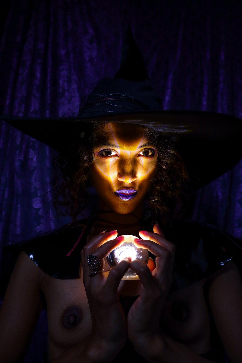 🐦‍⬛Witchy | New self potraits set 💜
patreon.com/posts/witchy-o…