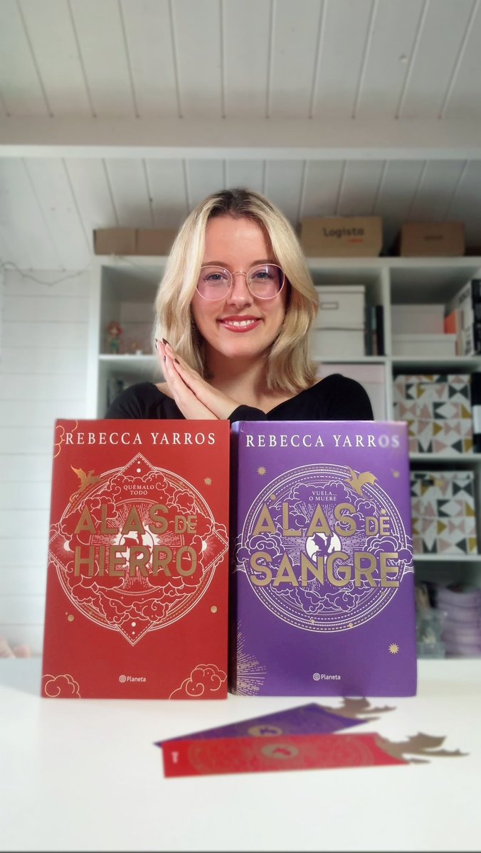 JuditMallol's tweet image. Por fin puedo anunciar algo que me hace muchísima ilusión! 
He tenido el honor de ilustrar las guardas y sobrecubiertas de las ediciones coleccionistas de Alas de Sangre y Alas de Hierro de @RebeccaYarros 🔥✨

Mil gracias @edit_planeta por confiar en mí para este proyectazo 🤍