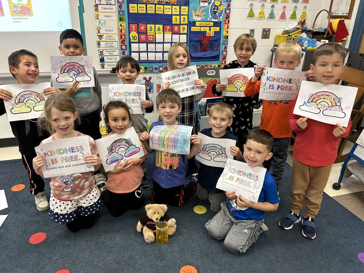 AnneFritz13's tweet photo. @VV_Voyagers Happy World Kindness Day!#kindercrew #enjoytheview https://t.co/uHRH56NW4M