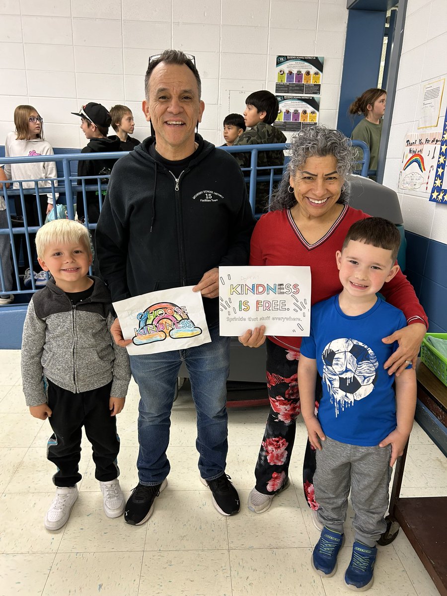 AnneFritz13's tweet photo. @VV_Voyagers  This crew has ‘kind’ in their name and loved spreading kindness around our school yesterday #kindercrew #enjoythefew https://t.co/XWbvwmhTjW