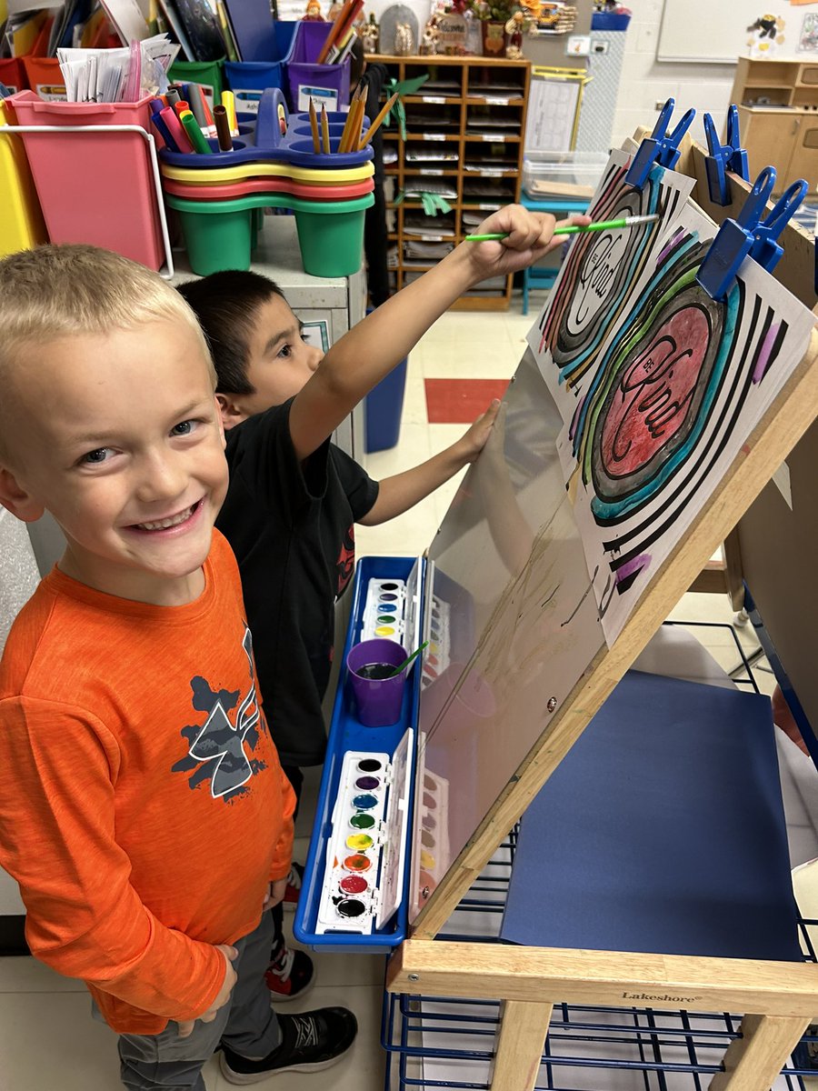 AnneFritz13's tweet photo. @VV_Voyagers  This crew has ‘kind’ in their name and loved spreading kindness around our school yesterday #kindercrew #enjoythefew https://t.co/XWbvwmhTjW
