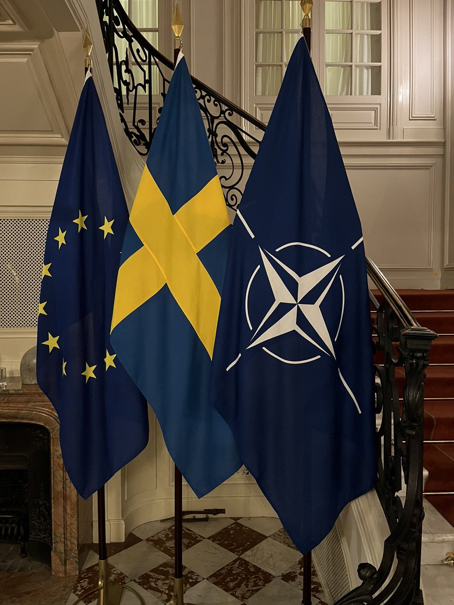 Tycker alla tre blir snyggare tillsammans!