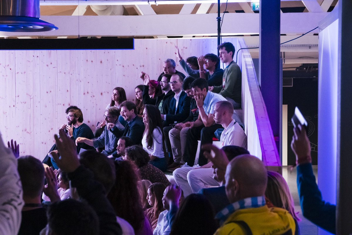 EmbFinPortugal's tweet image. Finland’s official side event of @WebSummit 2024 was a success! 🚀
We were delighted to see a house full of enthusiasts looking to hear more about 🇫🇮 What a night to remember at @wearecodeforall!
📸: Vitorino Coragem