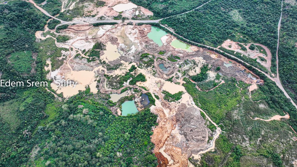Afrikanticha3's tweet photo. Galamsey happening at Diawuoso near Obuasi where the Kwabrafo River has been diverted and blocked at certain places by the illegal miners. Image taken 13/11/2024. https://t.co/ruoWUWL1Wl