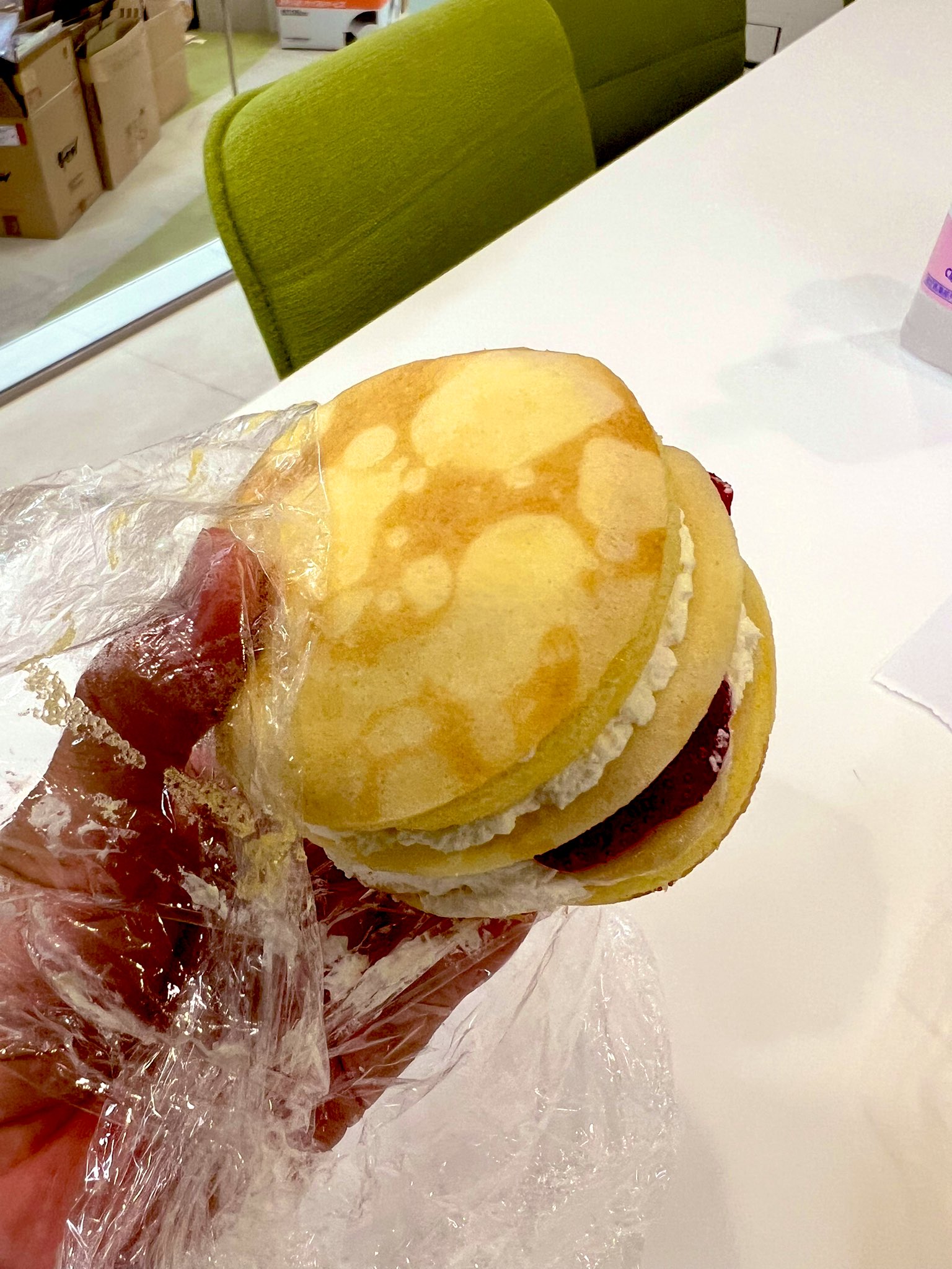 【伊都きんぐ】あまおう苺のゴロゴロ割れチョコ 450g 3個セット Amazon | 伊都きんぐ あまおう苺のゴロゴロ割れチョコ 450g 【1