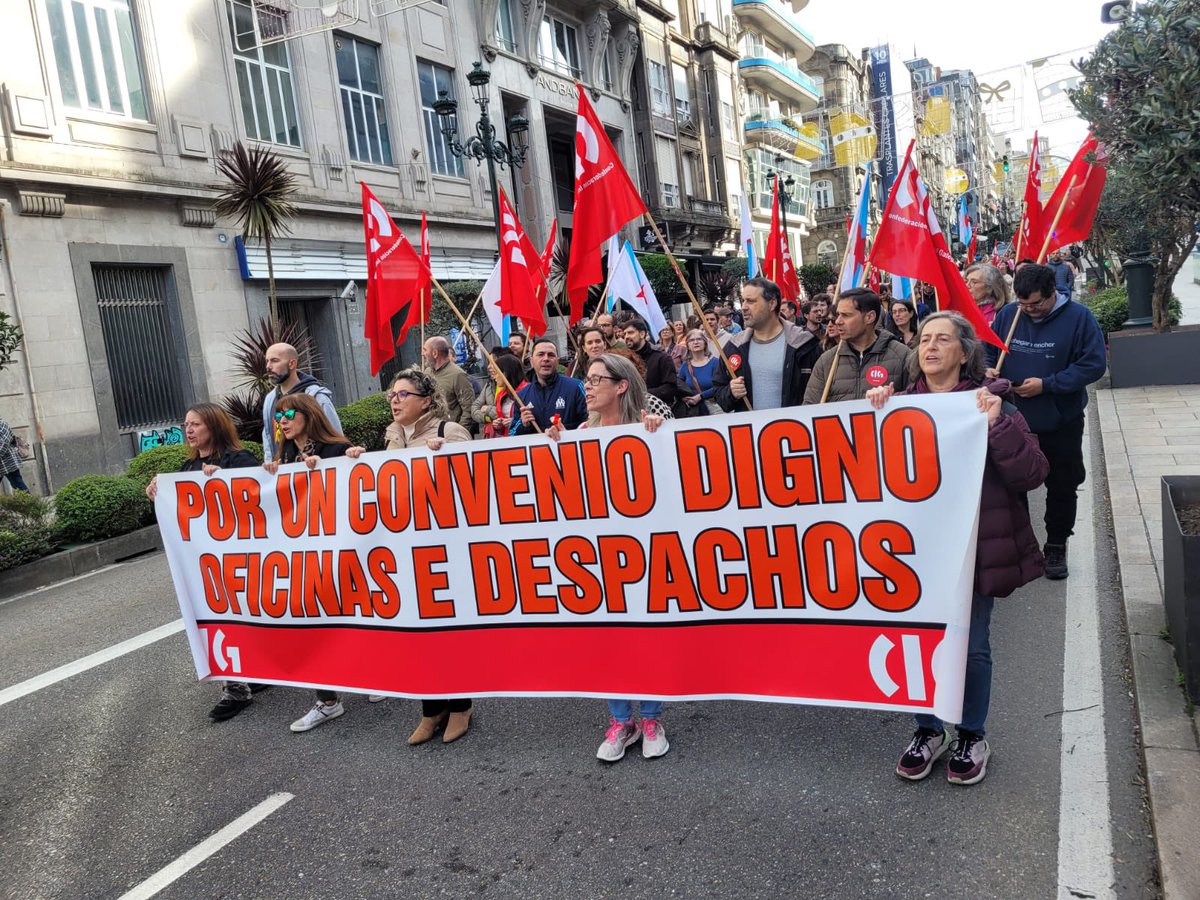 Día combativo✊concentración no Pazo de Cea a primeira hora para que nos escoite a patronal. Logo mani de Oficinas e despachos por un CONVENIO XUSTO. Seguimos en folga💪🏼 <a href="/galizaCIG/">CIG</a> <a href="/galizaCIG_TIC/">CIG TIC</a>