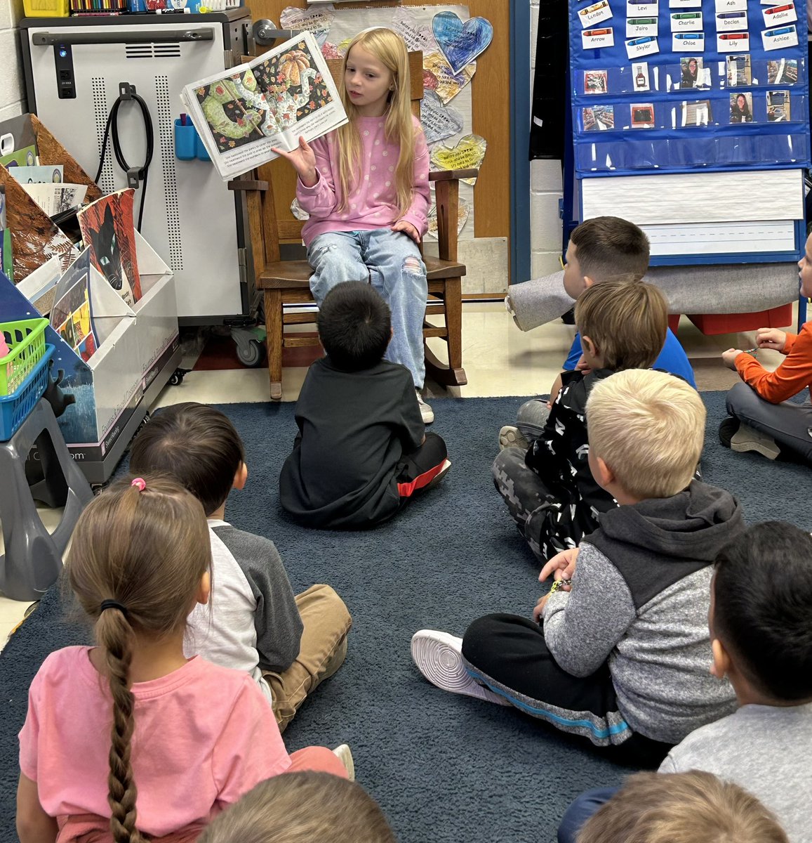 AnneFritz13's tweet photo. @VV_Voyagers Thrilled to have this sweet former student read to us today. And she spent her hard earned Starbucks to do so! #kindercrew https://t.co/QUvH05Bhsx