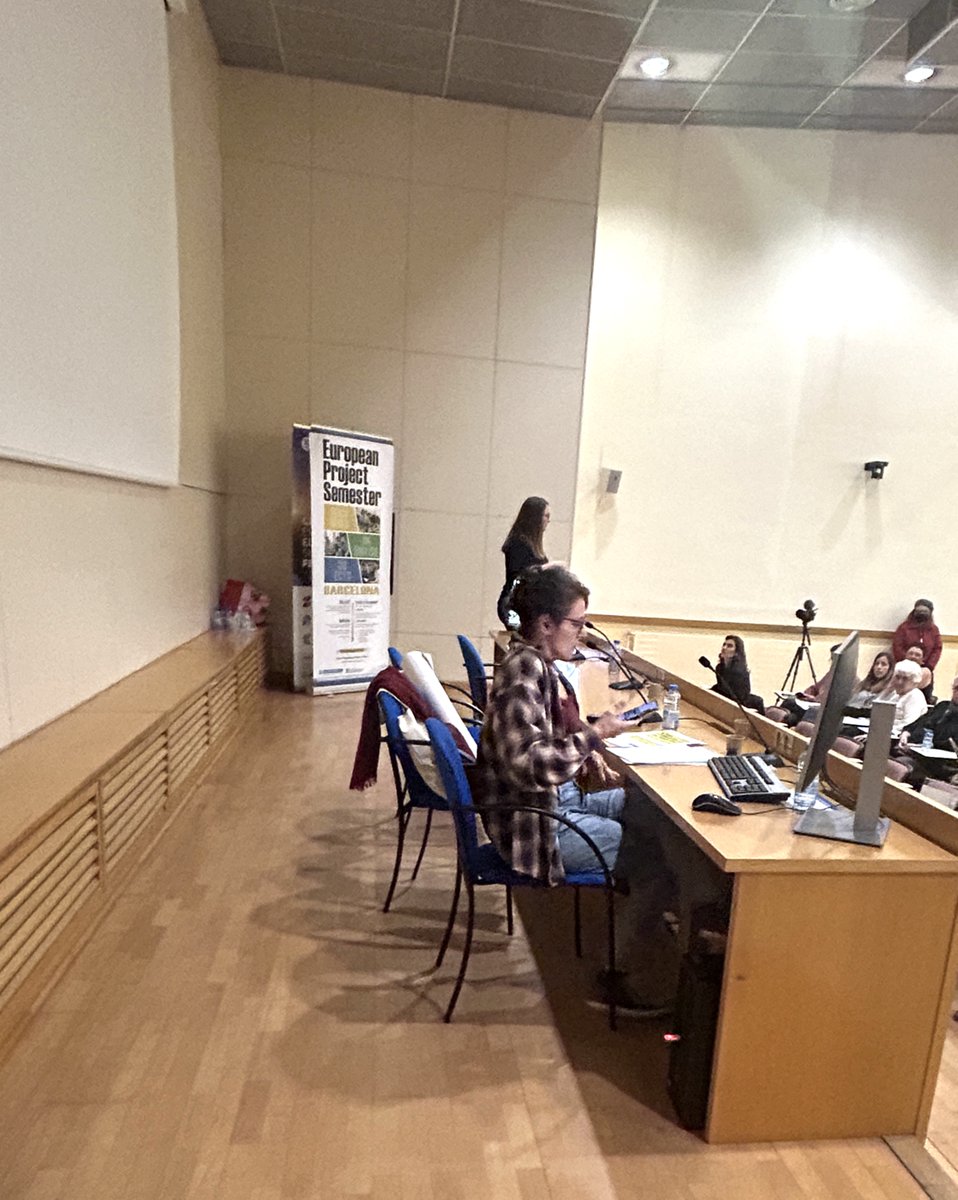 La cirereta del pastís de la #XIIJornadaInclusió la posa la <a href="/SeguradoAdriana/">AdrianaSegurado</a> que fa treballar les persones assistents de valent amb  la metàfora del mirall i com s'interrelacionen les persones per generar comunitat.

#XIIJornadaInclusió