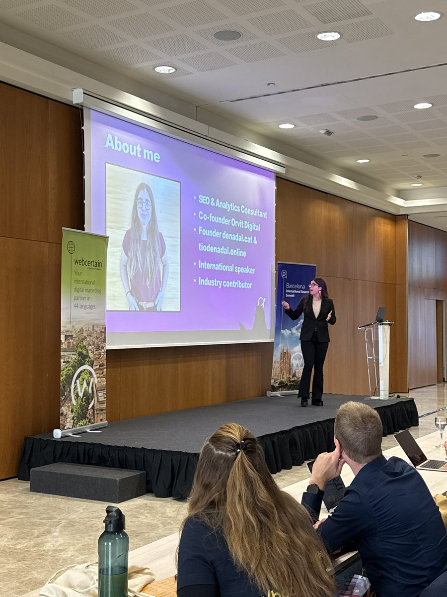 aleyda's tweet image. Excellent actionable talks at #intss Barcelona : from SEO forecasting when entering new markets to using GA4 for international SEO, or international/language selectors 👏 great job by organizers @WebCertain @ISS_Webcertain and awesome speakers like @sarafdez @witczyk…
