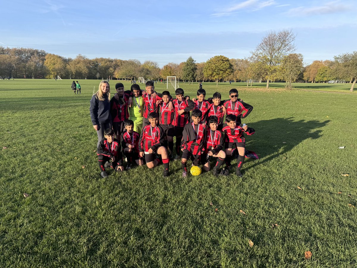Miss Gibson (@missgibson_pe) on Twitter photo So proud of the Year 7 Boys who came 2nd at the TowerHamlets Football Tournament in the shield !! The amazing semi final win on penalties was definitely a highlight🥈⭐️ <a href="/SwanleaSchool/">Swanlea School</a> Well done all ⚽️ So proud of the Year 7 Boys who came 2nd at the TowerHamlets Football Tournament in the shield !! The amazing semi final win on penalties was definitely a highlight🥈⭐️ <a href="/SwanleaSchool/">Swanlea School</a> Well done all ⚽️