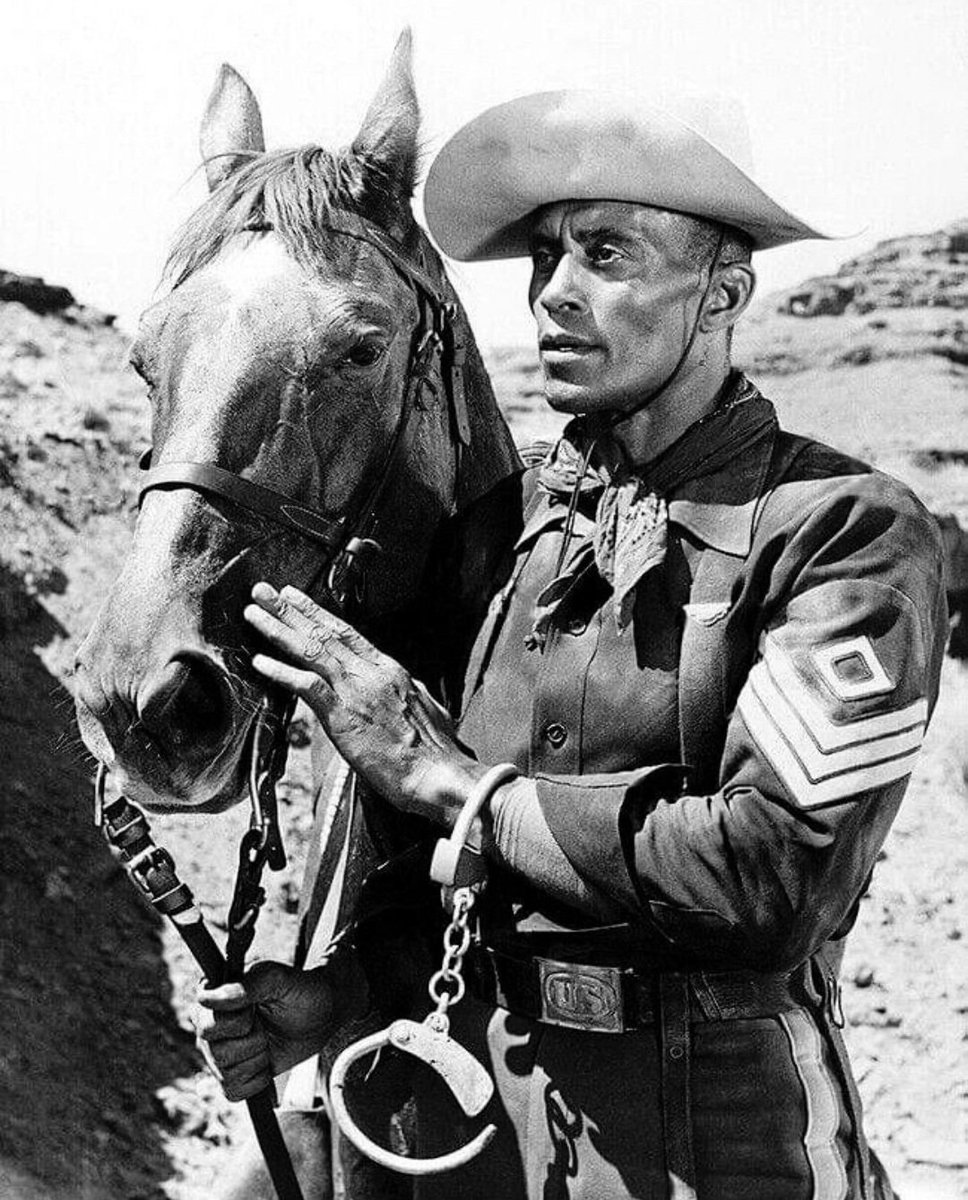 JuanmadelaPoza's tweet photo. #WoodyStrode en #ElSargentoNegro (#SergeantRutledge, 1960), de #JohnFord. Todo encaja muy bien creando una historia a base de flashbacks, con un final impecable y siendo una de las mejores películas sobre juicios. Viernes 15 de noviembre en #Classics. A las 22:00 en @TRECE_es. https://t.co/LVPkjTLlSn