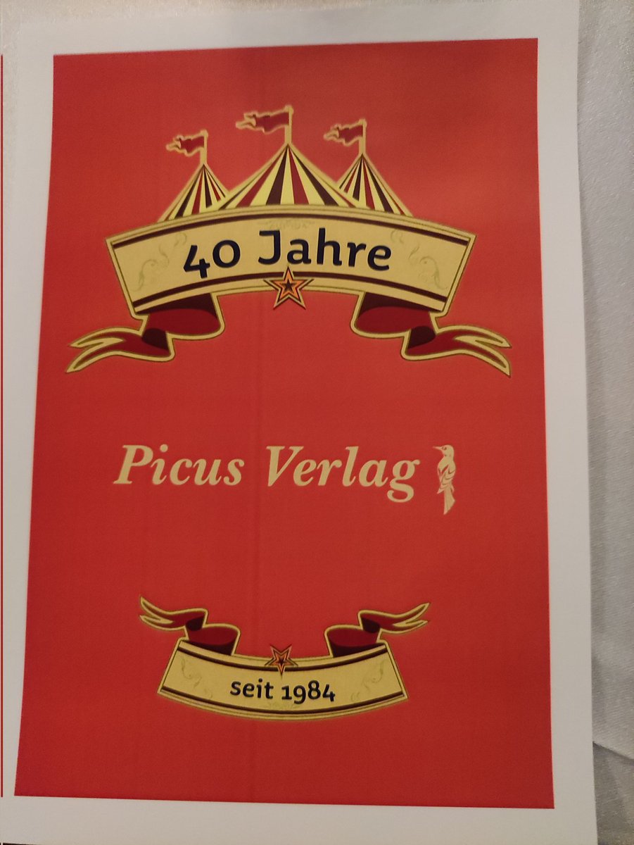 ChNeumeyer's tweet photo. Wenn ein Verleger beim ersten Treffen mit der Autorin von einer längeren Zusammenarbeit spricht, feiert man auch gerne das 40jährige Bestehen des Verlags miteinander. Gestern im Wiener #Metropol mit #SabineMarx
🥂 #autorinnenglück https://t.co/Hfn30JYxHz