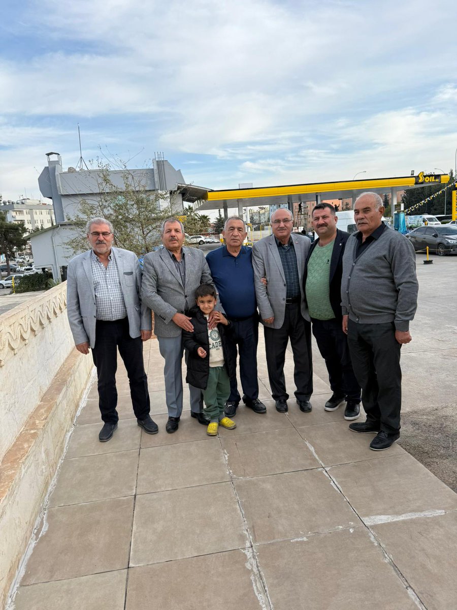 Çavuş Petrolü ziyaret ederek Hacı Celal ÇAVUŞ ağabeyime hayırlı olsun dileklerimizi ilettik. İş hayatında başarılarının devamını diliyorum.