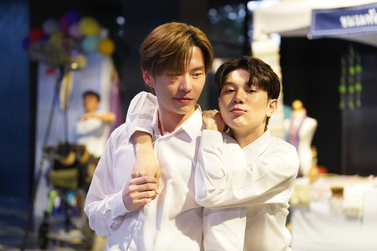 cooheartt's tweet photo. ไอ่ฝุ่นสองมาตราฐานชัดๆ
 
ถ่ายกับเพื่อน                                         ถ่ายกับแฟ...
 #FoureverYouEP7 https://t.co/lZ3kw9W1WI