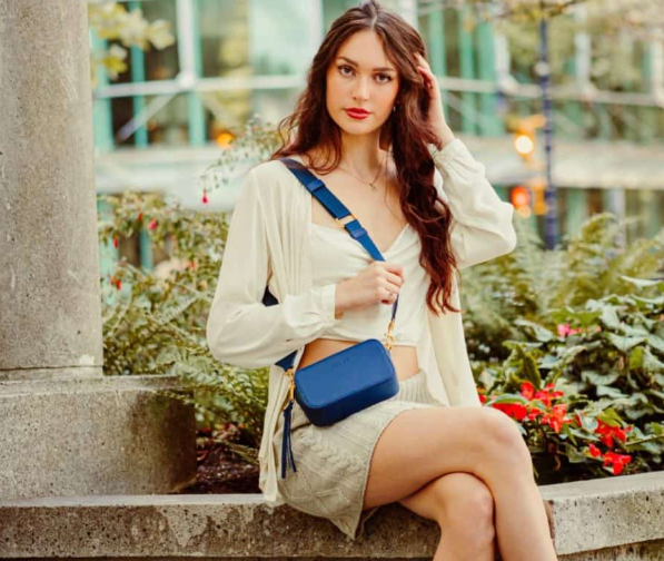 gitajee18781's tweet photo. 🌿 Sustainable fashion is on the rise with brands like No.49 leading the charge. Ditching animal leather for eco-friendly alternatives, they're redefining style without harming the planet. https://t.co/CeT3rZoRlH