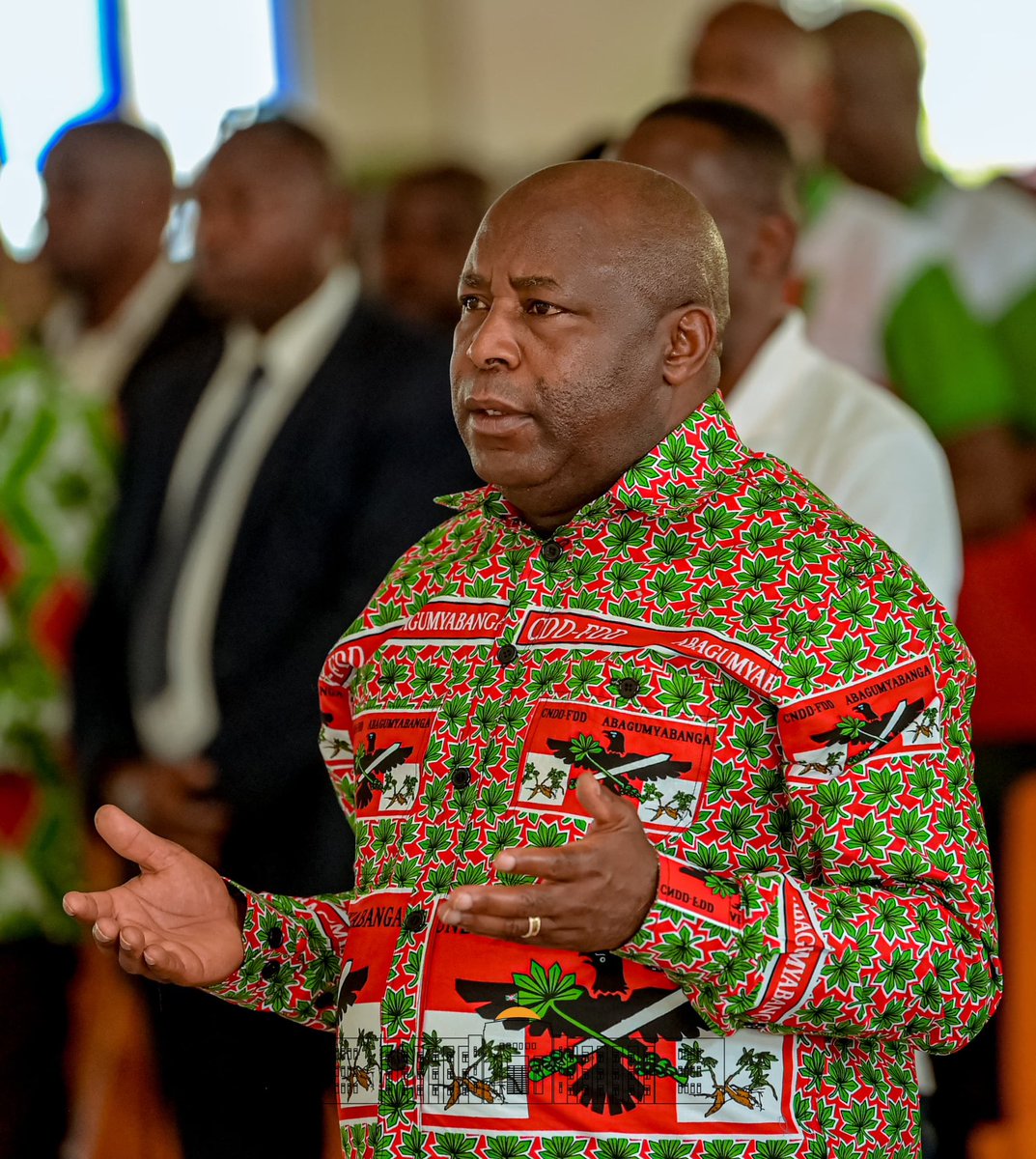 NtareHouse's tweet photo. Ces cérémonies commémoratives ont été suivies par une messe de requiem célébrée à la succursale Gifugwe de la Paroisse #Muzinda,en @BubanzaProvince, où une multitude de bagumyabanga et amis du parti entouraient SE @Generalneva en union de prière pour les âmes de ces défunts héros https://t.co/QhomCPCxIL