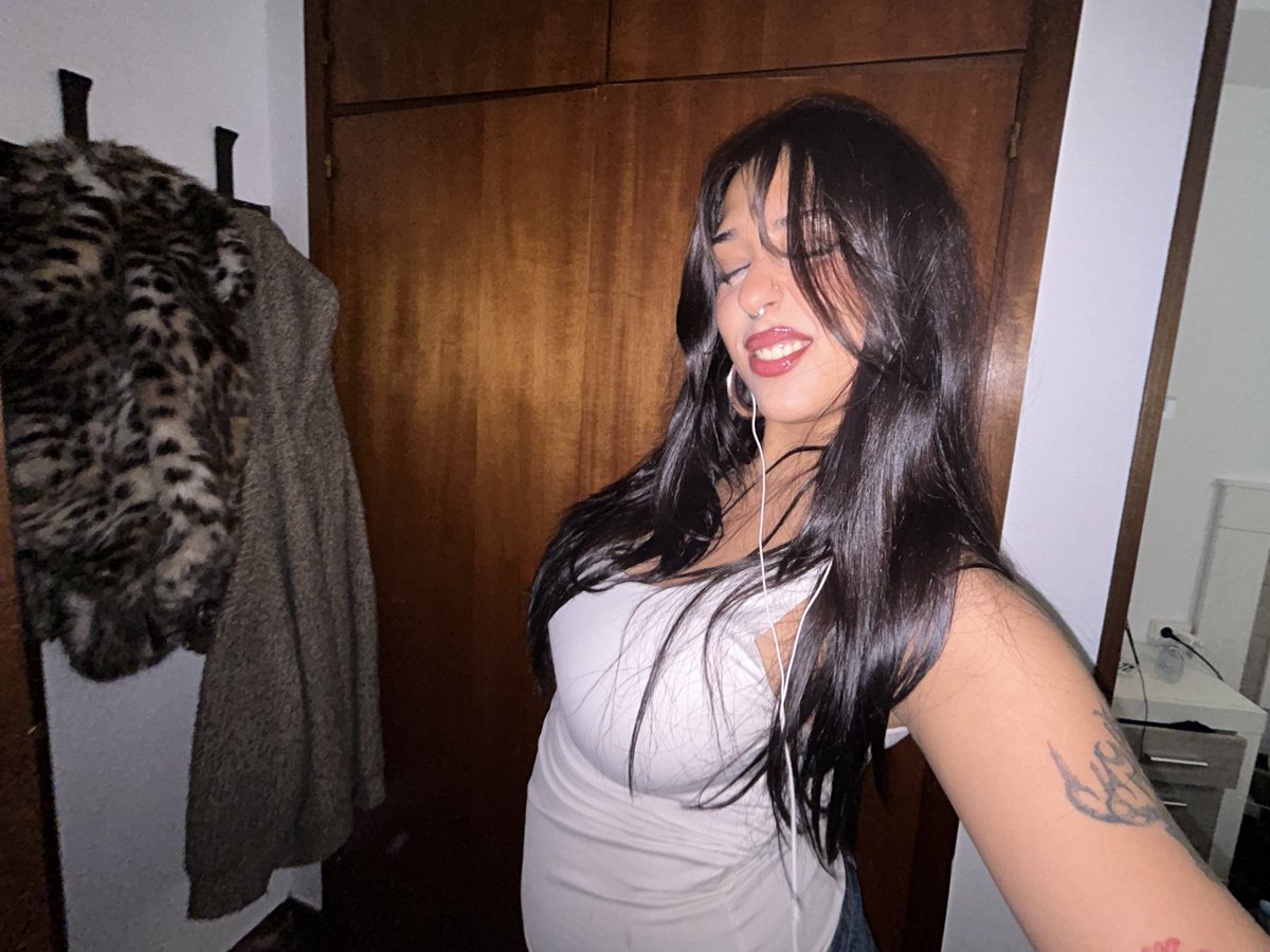 SilviTheCreator's tweet photo. con estas fotos inauguro mi vuelta a twitter después d años !!! (tal vez m arrepienta mañana..) https://t.co/yoGMnRQl1E