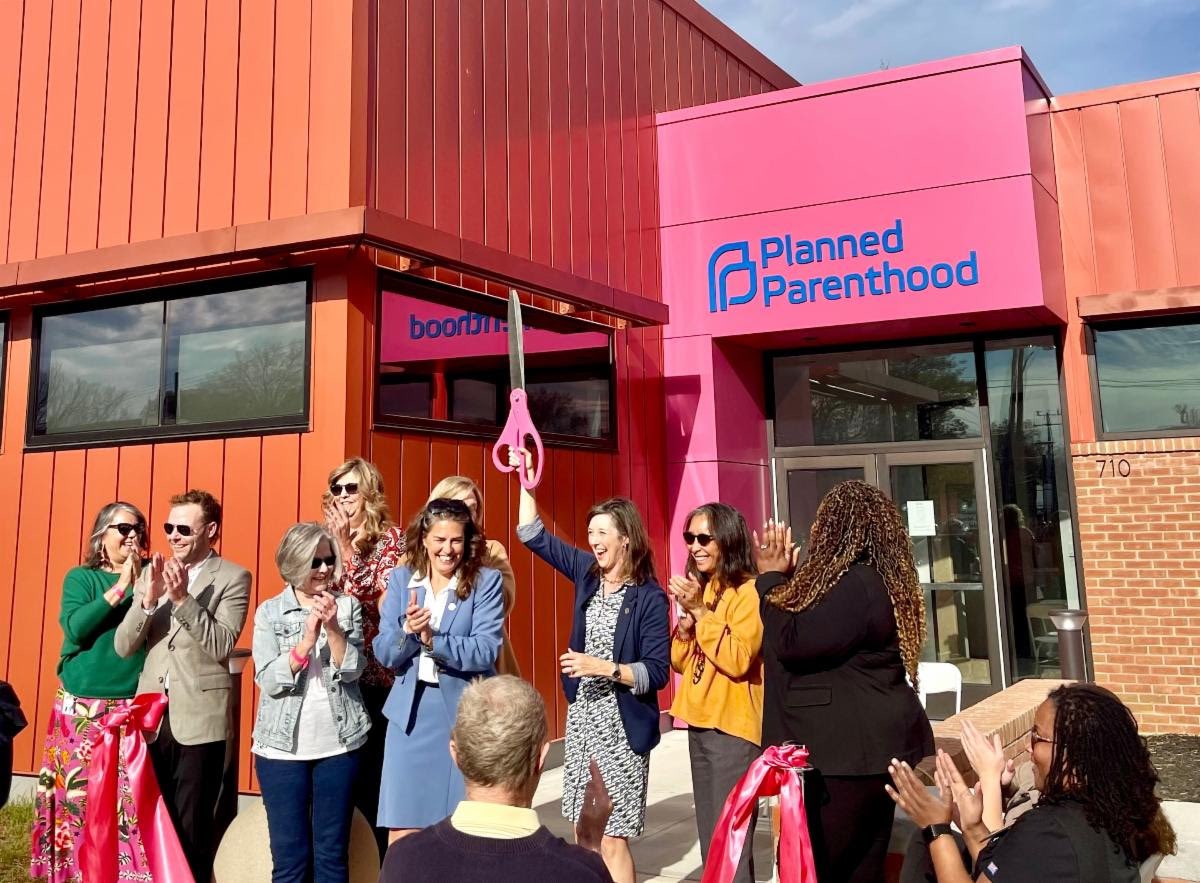I’m so excited to see @PlannedParenthood’s new Knoxville Health Center rebuilt and open! Congratulations to staff and all supporters of this vital service.