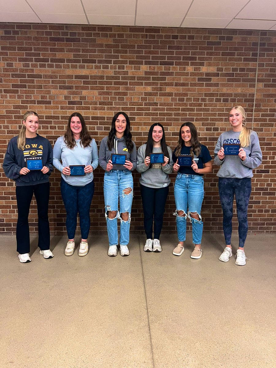 Cougar Volleyball Awards:

🩵Molly Roling - Cougar Award
🩵Josie Manternach - Coaches Award
🩵Addison Frake - Best Offensive Player
🩵Makayla Cuellar- Best Defensive Player 
🩵Ella Nauman - Hustle Award 
🩵Miley Trumm- Most Improved Player