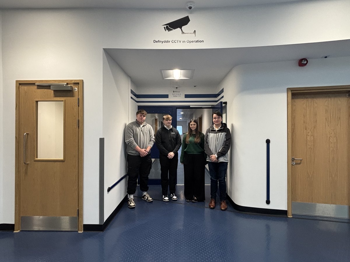 Com|Dyfed-Powys tweet media