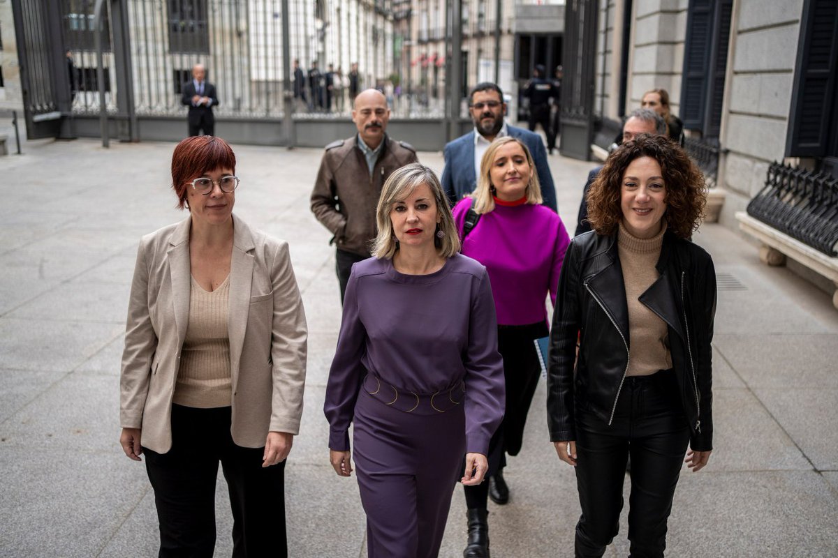 aldarecas's tweet photo. Hoy me estreno en @Congreso_Es con el orgullo de representar a @MasMadrid__ y de defender políticas que amplíen los derechos de todas. 

Espero aportar toda mi experiencia y conocimiento como defensora de lo público. https://t.co/6QDNM6Ts6F