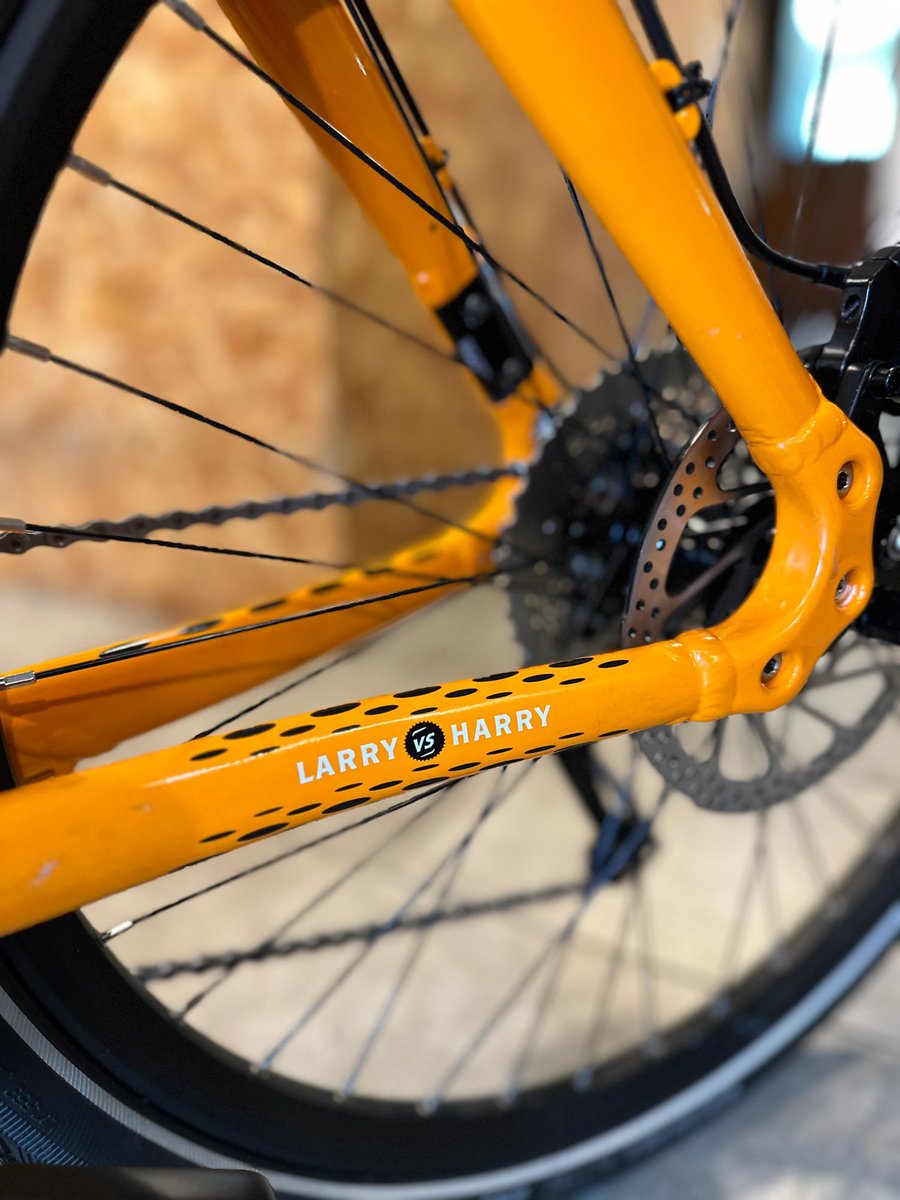 Look at what our mechanics have just built! This is a Larry vs Harry Bullitt 🚲💥 🎥 Turn up the volume and let Rob, our shop manager, show you what makes the Bullitt so special! 
buff.ly/3CsdgcI