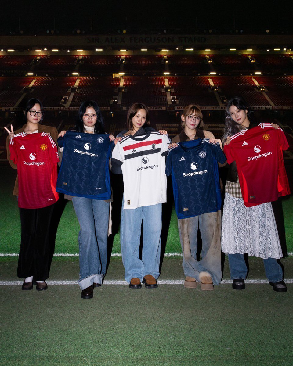 マンチェスターユナイテッド、#ルセラフィム を歓迎！ マンUは2005年に